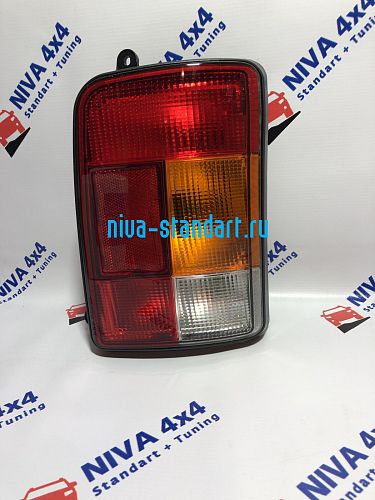 21213-3716020-00  корпус фонаря правый с рассеивателем
