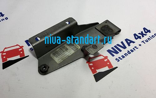 21213-8407118-00  кр-н упора капота